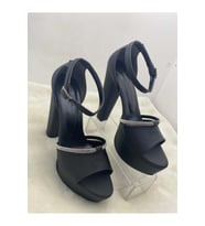 ÇİĞDEM SEDEFLİ BEYAZ SATEN BİLEKTEN TOKALI TAŞLI PLATFORM TOPUKLU AYAKKABI - SEDEFLİ BEYAZ - 38 - ST02176-SEDEFLİ BEYAZ-38 (Siyah)
