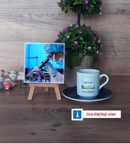 Laborant Fotoğraflı Dekoratif Taş, Ahşap Altlıklı Türk Kahvesi Fincanı Hediye (Model 4)