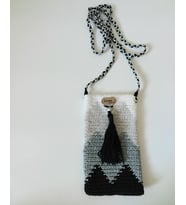 Çok Renkli Örgü Telefon Çantaları , Handmade Wayuu Telefon Kılıfı,  El yapımı Telefonluk (Siyah - Beyaz)
