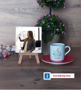 Kadın Türk Dili ve Edebiyatı Öğretmenine Hediye Fotoğraflı Dekoratif Taş, Ahşap Altlıklı Türk Kahvesi Fincanı Hediye (Model 3)