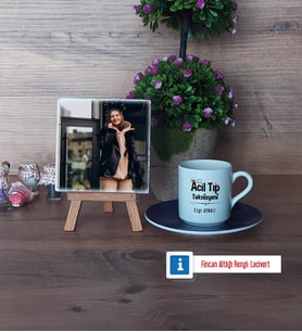Acil Tıp Teknisyeni Fotoğraflı Dekoratif Taş, Ahşap Altlıklı Türk Kahvesi Fincanı Hediye (Model 4)