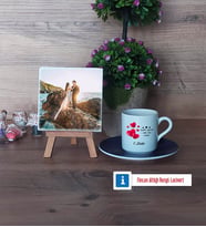 Sevgililer Günü Hediyesi Fotoğraflı Dekoratif Taş, Ahşap Altlıklı Türk Kahvesi Fincanı Hediye (Model 4)