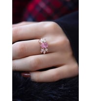 Oval Çiçek Model Beyaz Taşlı 925 Ayar Ayarlanabilir Gümüş Yüzük (Pembe)