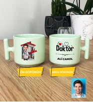 Kişiye Özel Karikatürlü Doktor Hediye Pastel T Kupa Doktora Tıp Bayramı Hediyesi (Yeşil)