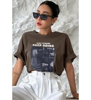 Unisex KeepGoing Baskılı Tasarım Tshirt (Kahverengi)