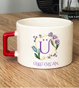 Kişiye Özel Çiçekli Ü Harfli Hediye Lüks Fincan İsim Soyisim Yazılı (Kırmızı)