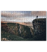 Cakapuzzle Kayalıklardaki Yalnız Adam  Puzzle Yapboz MDF (Ahşap) (255 Parça)