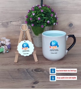 Uluslararası İlişkiler Uzmanı Kupa Bardak Kırmızı ve Ahşap Anahtarlık Hediye (Model 9)