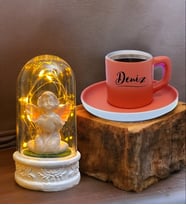 Kişiye Özel İsimli Kahve Fincanı ve Işıklı Beyaz Melekli Fanus (Farklı Renk Seçenekleri) (Turuncu)