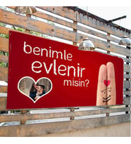 Fotoğraflı Evlilik Teklifi Pankart, Benimle Evlenir Misin Branda Afiş (Ekru-Kırmızı)
