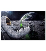 Cakapuzzle Ayda Dünyaya Karşı Bira İçen Astronot  Puzzle Yapboz MDF (Ahşap) (1000 Parça)