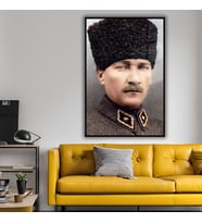 Metal Çerçeveli Temperli Cam Tablo Portre Kalpaklı Atatürk (Siyah)