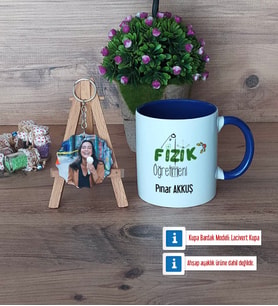 Fizik Öğretmeni Kupa Bardak Beyaz ve Fotoğraflı Ahşap Anahtarlık Hediye Öğretmenler Günü Hediyesi (Model 3)