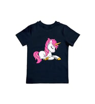 Unicorn baskılı pamuklu penye kumaş yazlık çocuk tişört (Siyah)