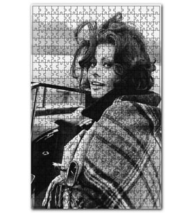Cakapuzzle Sophia Loren, Güney Galler'de Ağustos 1965 Puzzle Yapboz MDF (Ahşap) (255 Parça)