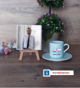 Fen ve Teknoloji Öğretmeni Fotoğraflı Dekoratif Taş, Ahşap Altlıklı Türk Kahvesi Fincanı Hediye (Model 2)
