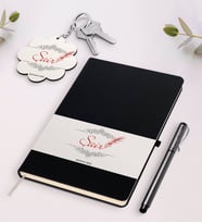 BK Gift Kişiye Özel Şair Beyaz Defter Kalem Ve Anahtarlık Hediye Seti (Model 2)