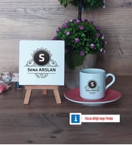 Baş Harf ve İsim Soyisim Dekoratif Taş, Türk Kahvesi Fincanı Kırmızı İsme Özel Hediye (Model 4)