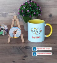 Pedagog Kupa Bardak Beyaz ve Fotoğraflı Ahşap Anahtarlık Hediye (Model 7)