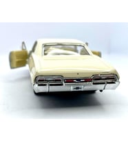 1967 Klasik Chevrolet İmpala 13 Cm Metal Model Oyuncak Araba Çekbırak (Krem, Kırmızı, Mavi)