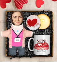 Sevgililer Gününe Özel Kişiye Özel Tasarım Peluş Oyuncak & Özel Tasarım Kupa & Cüzdan Hediye Seti (Pembe)
