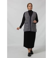 Y566 LACİVERT-KREM KARELİ CEPLİ MEVSİMLİK ANNE YELEK (Lacivert-Beyaz)
