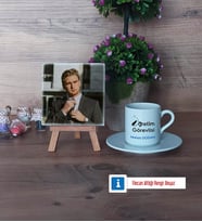 Öğretim Görevlisi Fotoğraflı Dekoratif Taş, Ahşap Altlıklı Türk Kahvesi Fincanı Hediye Öğretmenler Günü Hediyesi (Model 2)