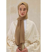 LARİSSA SCARF MEDİNE İPEĞİ ŞAL (Sütlü Kahve)