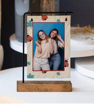 Ahşap Ayaklı Metal Aparatlı Fotoğraf Çerçevesi (Model 10)