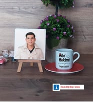 Aile Hekimi Fotoğraflı Dekoratif Taş, Ahşap Altlıklı Türk Kahvesi Fincanı Hediye (Model 8)