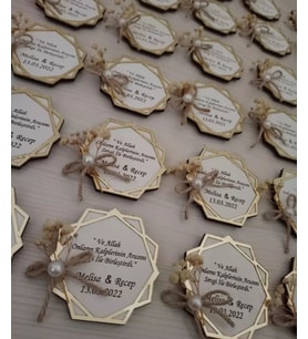 Kişiye Özel Ahşap Üzeri Pleksi Magnet Hatıra (Gümüş)