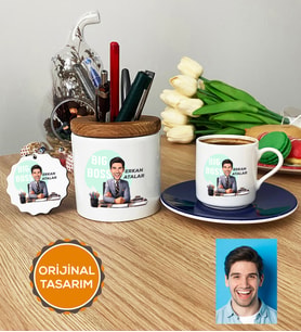 Kişiye Özel Karikatürlü Patron Hediye Seti Türk Kahvesi Fincanı, Kalemlik, Anahtarlık Big Boss Patrona Doğum Günü Hediyesi (Lacivert)