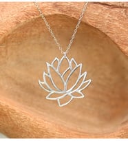 24 Ayar Has Altın Kaplama Lotus Çiçeği Kolye (Gümüş)