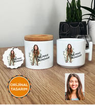 Kişiye Özel Karikatürlü Kadın Asker Hediye Seti T Kupa, Kalemlik, Anahtarlık Asker Sevgiliye Doğum Günü Hediyesi (Beyaz)