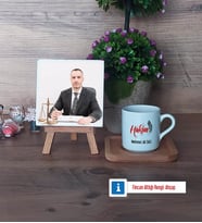 Hakim Fotoğraflı Dekoratif Taş, Ahşap Altlıklı Türk Kahvesi Fincanı Hediye (Model 1)