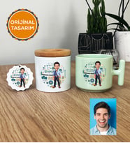 Kişiye Özel Karikatürlü Makine Mühendisi Hediye Seti Pastel T Kupa, Kalemlik, Anahtarlık Erkek Makine Mühendisine Mühendisler Günü Hediyesi (Yeşil)