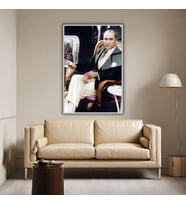 Metal Çerçeveli Temperli Cam Tablo Atatürk Kahve İçerken (Gümüş)