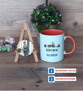 Sosyoloji Öğretmeni Kupa Bardak Beyaz ve Fotoğraflı Ahşap Anahtarlık Hediye Öğretmenler Günü Hediyesi (Model 13)