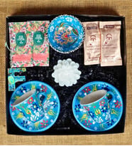 El Yapımı Çini Fincan & Çini Kase & Epoksi Harf Anahtarlık & Lotus Mum  & Kahve & Mendil & Hediye Seti (Mavi)