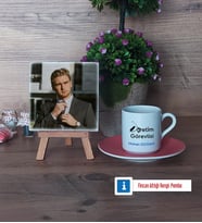 Öğretim Görevlisi Fotoğraflı Dekoratif Taş, Ahşap Altlıklı Türk Kahvesi Fincanı Hediye Öğretmenler Günü Hediyesi (Model 6)