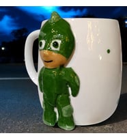3D Kabartma El Emeği Göz Nuru Pijamaskeliler Pjmasks Seramik Kupa Bardak 400 ml Hediye Paketi Yapılır (Yeşil)