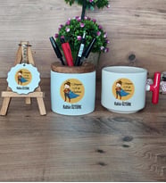 Kadın Öğretmene Hediye Hediye Sepeti Kupa Bardak T Kulplu, Kalemlik ve Anahtarlık Öğretmenler Günü Hediyesi (Model 1)