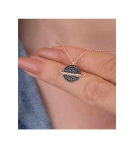 Gezegen Satürn Siyah Zirkon Taşlı Model Gümüş Kadın Kolye (Rose)
