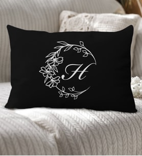 BK Gift Kişiye Özel Harfli Premium Kumaş Dikdörtgen Kırlent Yastık-4 (5 Farklı Renk Seçeneği), Arkadaşa Hediye, Ev Hediyesi, Doğum Günü Hediyesi (Siyah)
