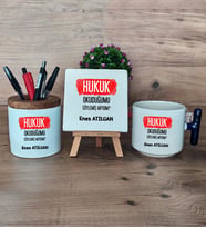  Hukuk Okuduğumu Söylemiş Miydim  Hediye Sepeti Kupa Bardak T Kulplu, Kalemlik ve Dekoratif Taş Hukuk Öğrencisine Hediye (Model 2)