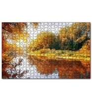 Cakapuzzle Sonbaharda Ormanın İçindeki Berrak Nehir Puzzle Yapboz MDF (Ahşap) (500 Parça)