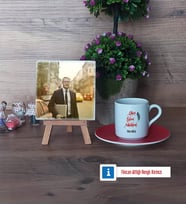 Yazı İşleri Müdürü Fotoğraflı Dekoratif Taş, Ahşap Altlıklı Türk Kahvesi Fincanı Hediye (Model 3)