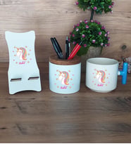 Unicorn Hediye Sepeti Kupa Bardak T Kulplu, Kalemlik ve Ahşap Telefon Standı Kadın Arkadaşa Doğum Günü Hediyesi (Model 3)