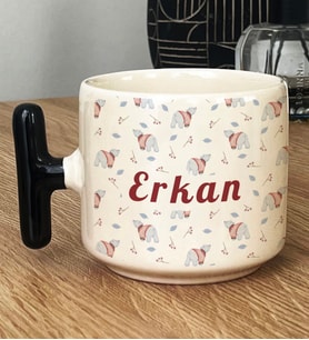 Kişiye Özel Tatlı Ayıcık Desenli Hediye T Kupa Bardak Arkadaşa Hediye (Siyah)