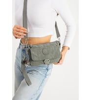 Mini Boy Kadın Postacı Omuz Çantası Çapraz Askılı Hafif Su İtici Kumaş 20*15 Cm Çok Cepli  (Gri)